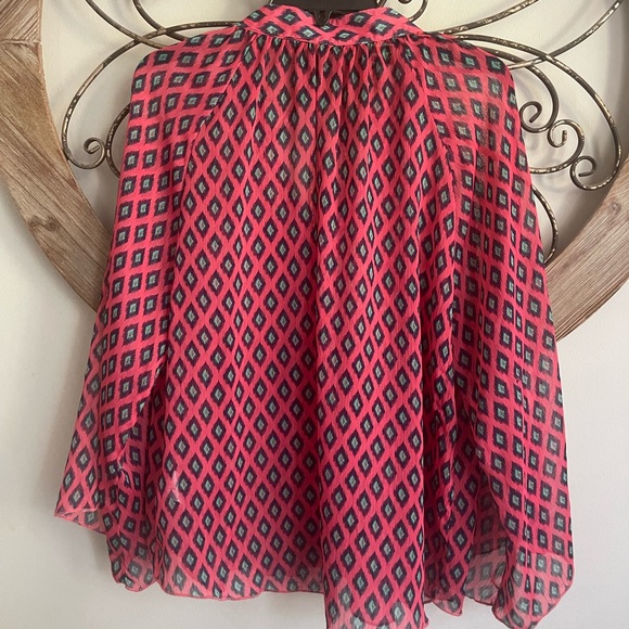 Rock Sheer Tunic Top - Picture 2 of 5